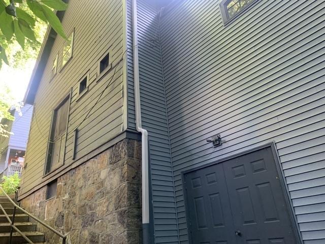 Vinyl siding installed on a carriage house.

